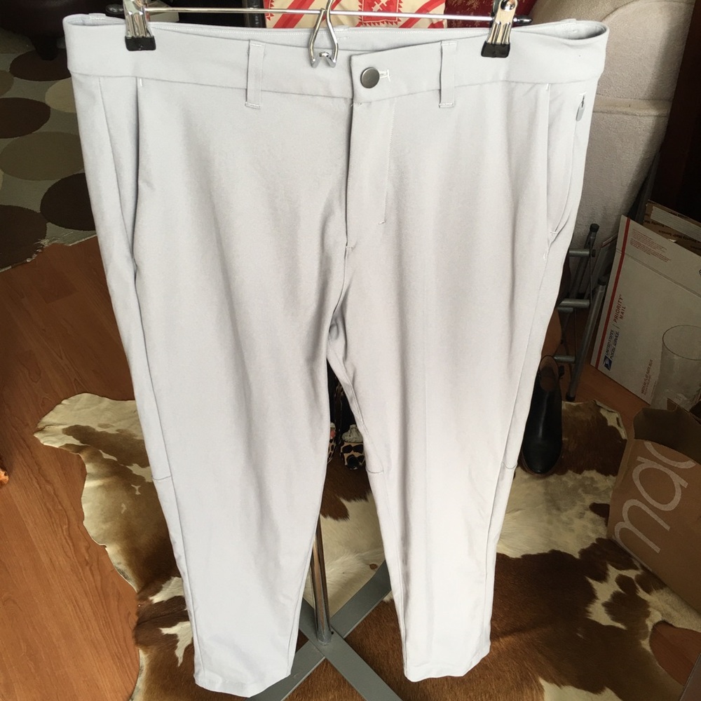 Lululemon Men’s commission pants size 33